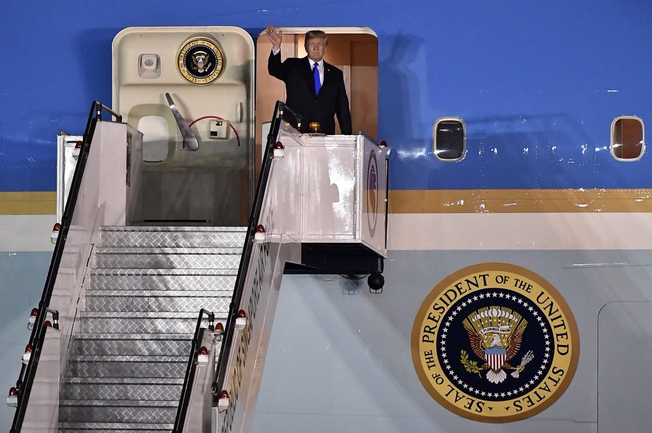 Hình ảnh đầu tiên của Tổng thống Trump tại Singapore ảnh 1